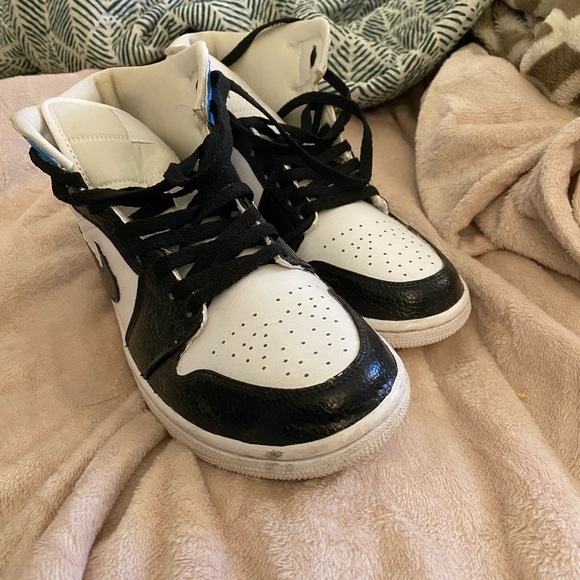COPY - Custom air Jordan 1s - Picture 2 of 3